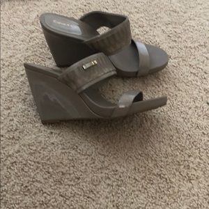 Calvin Klein patten gray sandal